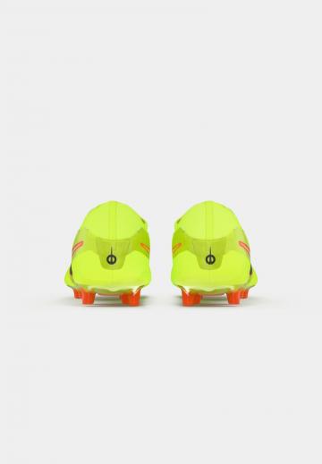 Футбольные бутсы