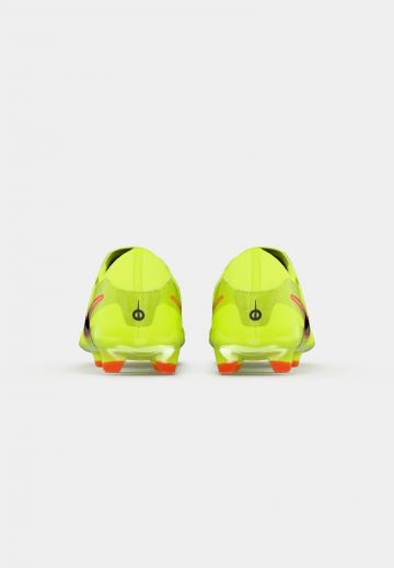 Футбольные бутсы