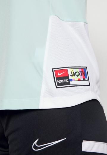 Спортивный топ