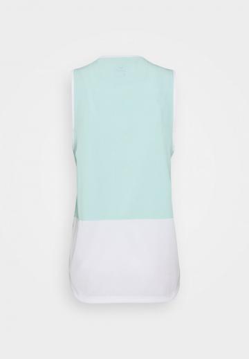 Спортивный топ