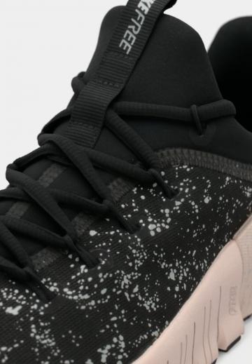 Тренировочные кроссовки