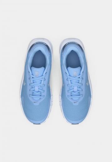 Тренировочные кроссовки