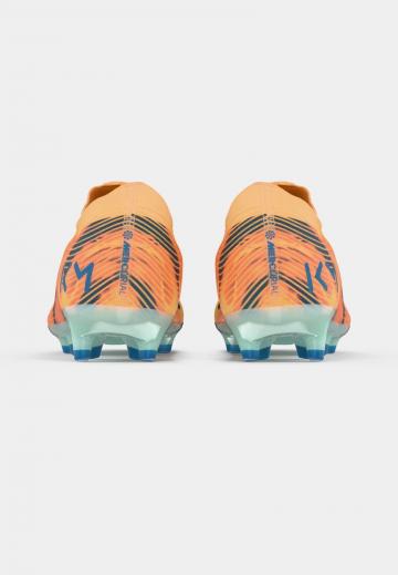 Футбольные бутсы