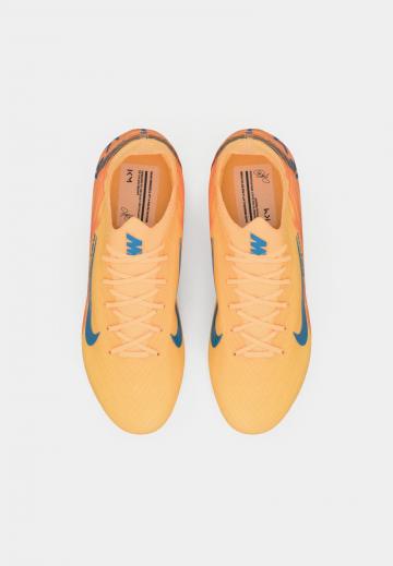 Футбольные бутсы