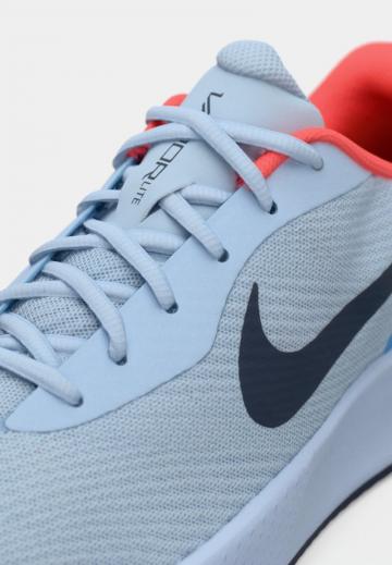 Теннисные кроссовки