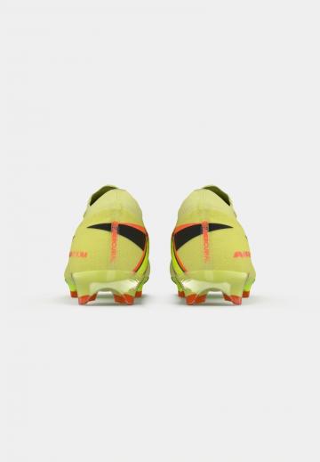 Футбольные бутсы