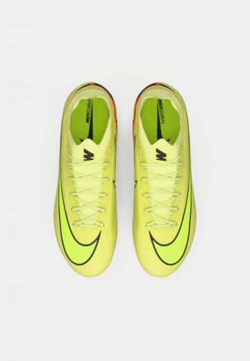 Футбольные бутсы