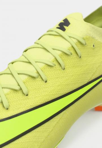 Футбольные бутсы