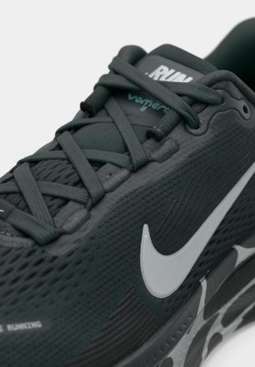 Беговые кроссовки