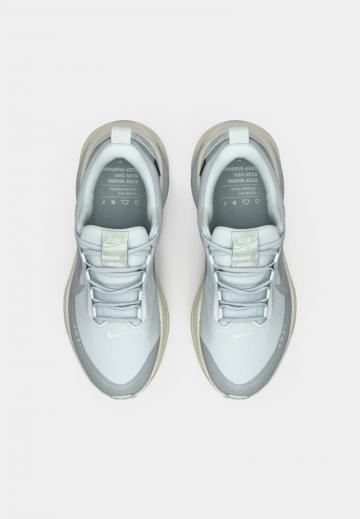 Беговые кроссовки