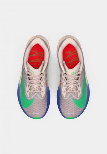 Беговые кроссовки