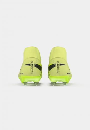 Футбольные бутсы