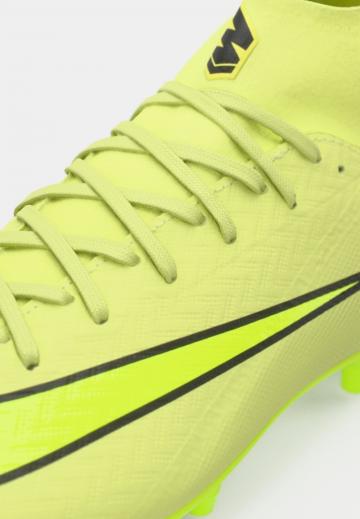 Футбольные бутсы