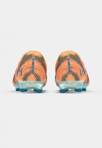 Футбольные бутсы