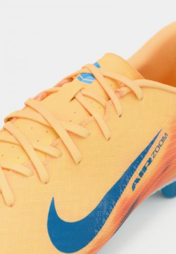 Футбольные бутсы