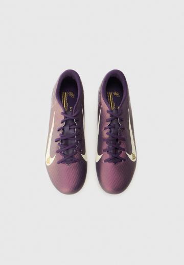 Футбольные бутсы