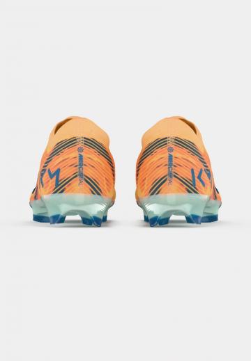 Футбольные бутсы