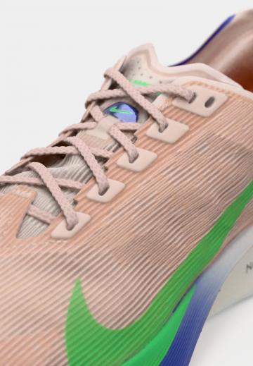 Беговые кроссовки