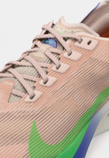 Беговые кроссовки