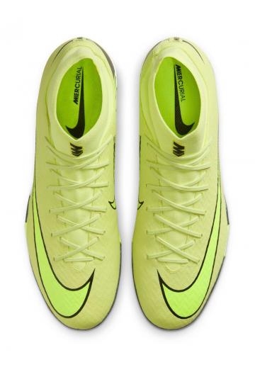 Футбольные бутсы