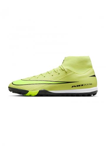 Футбольные бутсы