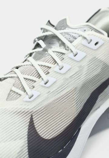 Беговые кроссовки