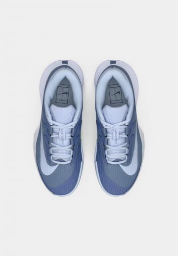 Теннисные кроссовки