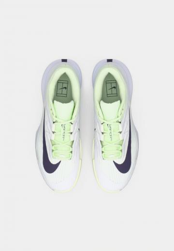 Теннисные кроссовки