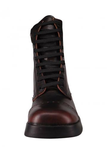 Ботинки на шнуровке