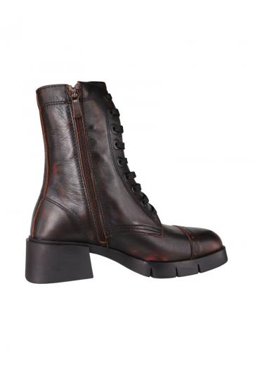 Ботинки на шнуровке