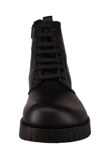 Ботинки на шнуровке