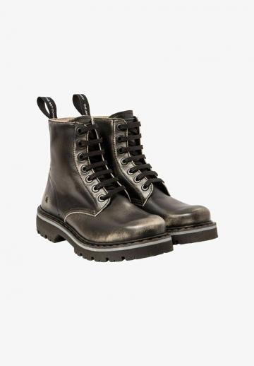 Ботинки на шнуровке