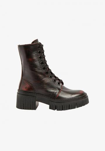 Ботинки на шнуровке