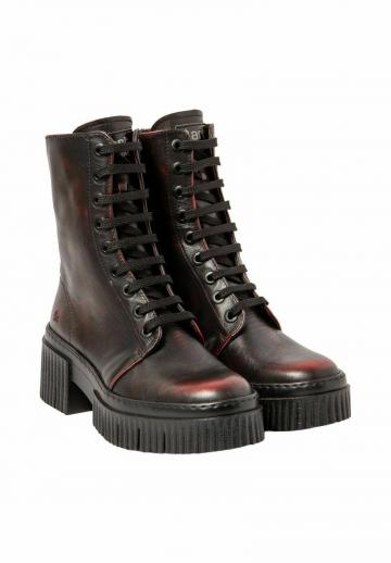 Ботинки на шнуровке