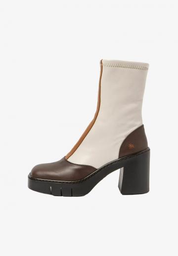 Полусапожки на платформе