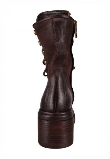 Ботинки на шнуровке