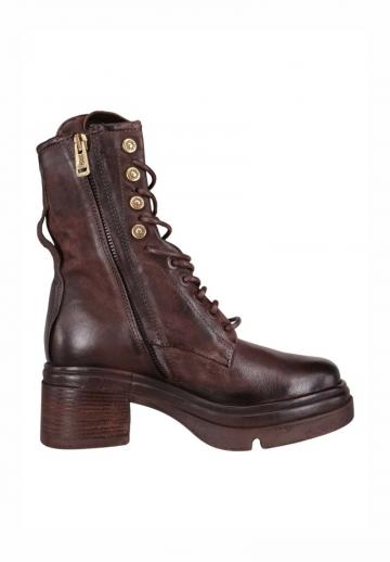 Ботинки на шнуровке