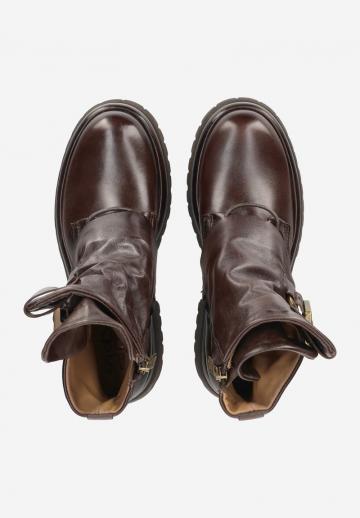 Ботинки на шнуровке