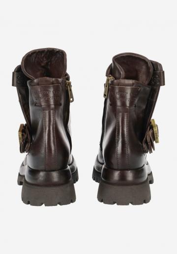 Ботинки на шнуровке