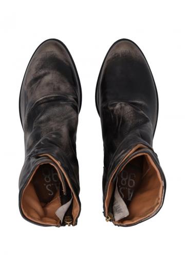 Полусапожки на высоком каблуке