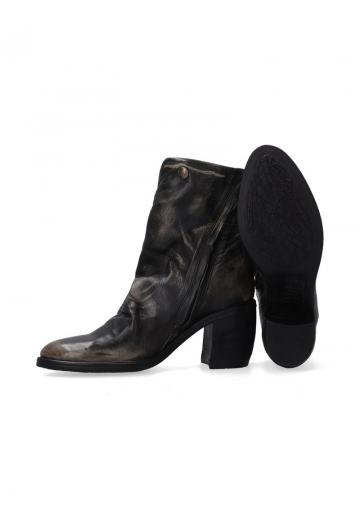 Полусапожки на высоком каблуке