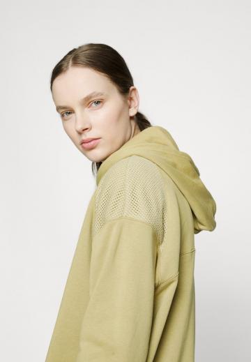 Пуловер с капюшоном