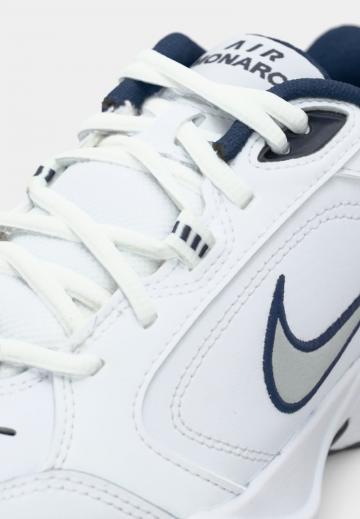 Тренировочные кроссовки