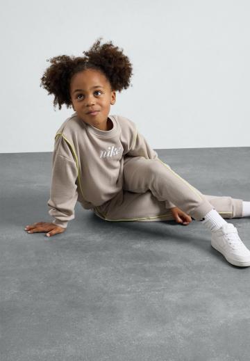 Набор одежды