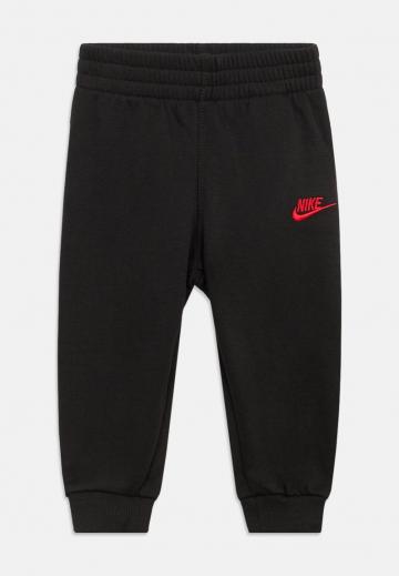 Набор одежды