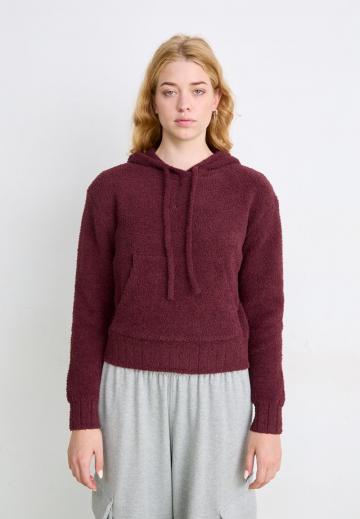 Пуловер с капюшоном