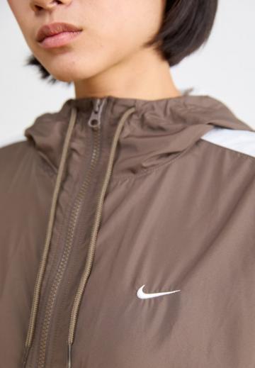 Спортивная куртка