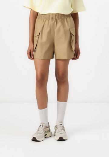 Юбка с накладными карманами