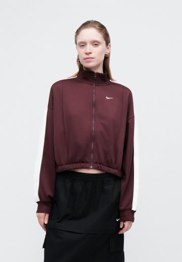 Юбка с накладными карманами