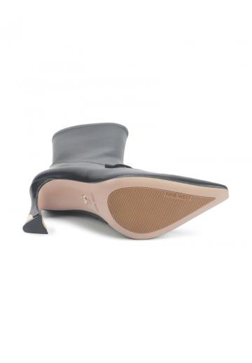 Высокие сапоги